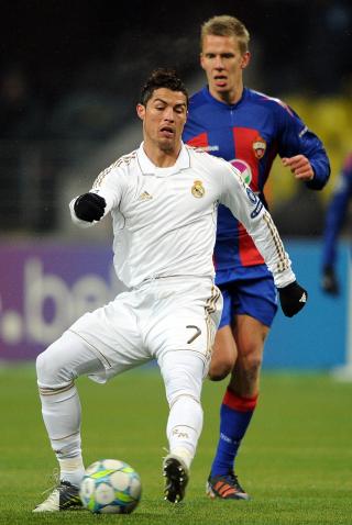 SCORET: Cristiano Ronaldo scoret for Real Madrid, mens Pontus Wernbloom s�rget for 1-1 p� overtid. Foto: AFP PHOTO/YURI KADOBNOV