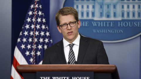 UTELUKKER IKKE: Jay Carney, pressesekret�r i det hvite hus, uttalte tirsdag at alternative tiltak kan vurderes hvis ting ikke forandrer seg i Syria. Foto: AP Photo/J. Scott Applewhite