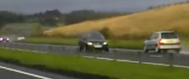 Her kjører bildesperadoen i 130 km/t i feil kjørefelt