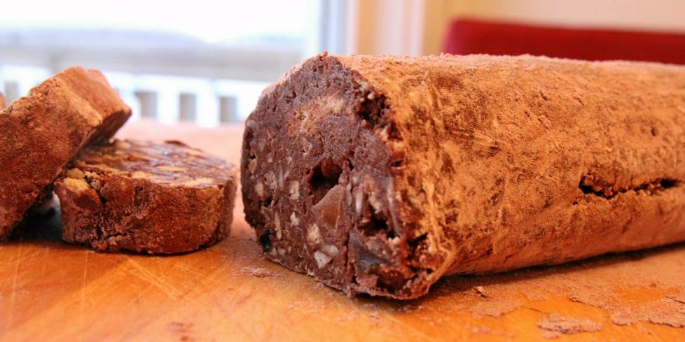SJOKOLADE: Sjokoladesalami er en italiensk spesialitet du lager hjemme. Foto: Christopher SJuve