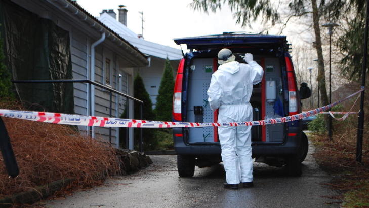 TEKNISKE SPOR: Politiet mener de har tekniske spor som knytter 18-�ringen til det brutale drapet p� Hilda Feste (98) i Os. Foto: Leif Stang/Dagbladet