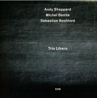 SHEPPARD/BENITA/ROCHFORD: Melodi�st, meditativt og lyttende triospill.