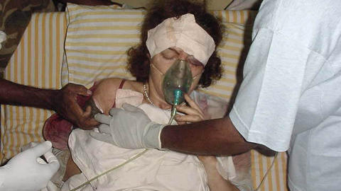 MISTET �YE: Marie Colvin mistet et �ye etter at hun rapporterte fra krigshandlingene p� Sri Lanka i 2001. Foto: AP Photo/Government Information Department/Scanpix