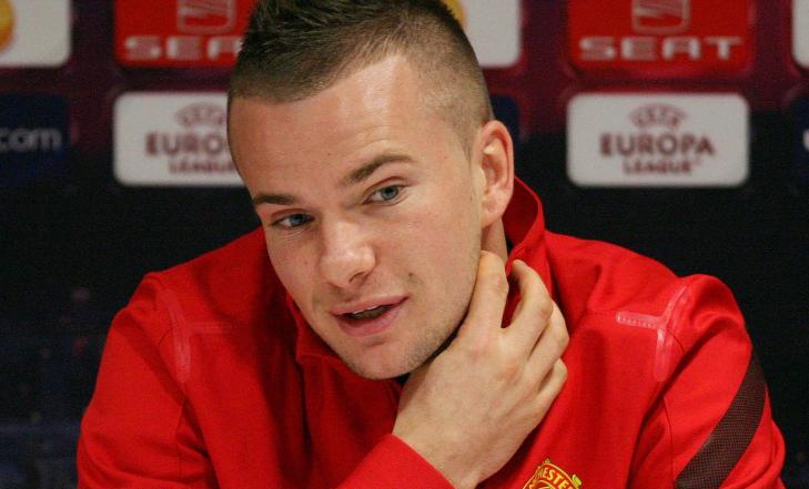 STARTER: Tom Cleverley starter for Manchester United i morgen. Foto: EPA/LINDSEY PARNABY