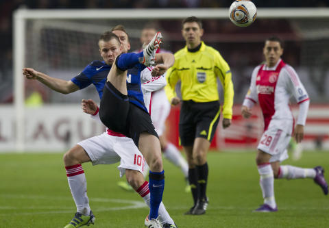 MOT AJAX:Tom Cleverley mot Ajax for ei uke siden. Foto: REUTERS/Michael Kooren