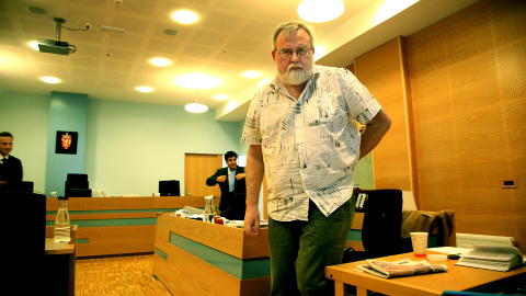 - DRITTPAKKE: Daglig leder Kjell Gunnar Larsen (55) mener Frantzens forklaring av medlemsjukset SOS Rasisme er dømt for er en drittpakke. Her forklarer han seg i Haugaland tingrett. Foto: Jacques Hvistendahl - DRITTPAKKE: Daglig leder Kjell Gunnar Larsen (55) mener Frantzens forklaring av medlemsjukset SOS Rasisme er dømt for er en drittpakke. Her forklarer han seg i Haugaland tingrett. Foto: Jacques Hvistendahl
