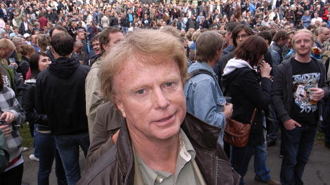 PÅ KONSERT: Petter Olsen sto rett ved scenekanten da Neil Young spilte på Norwegian Wood i 2009. Foto: Anders Grønneberg / Dagbladet PÅ KONSERT: Petter Olsen sto rett ved scenekanten da Neil Young spilte på Norwegian Wood i 2009. Foto: Anders Grønneberg / Dagbladet
