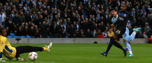 Her starter Aguero nedsabling av Porto etter 19 sekunder