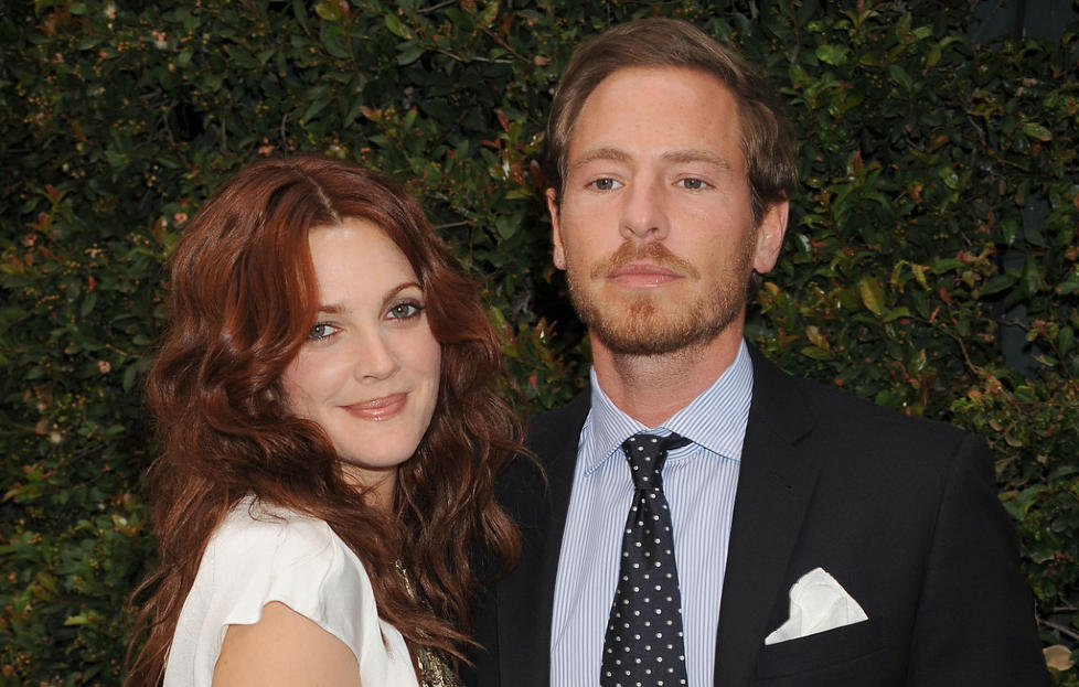 LYKKELIGE: Drew Barrymore og Will Kopelman ble nylig forlovet. N� spekuleres det i om paret venter barn. Foto: Stella Pictures
