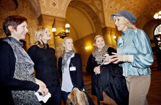 POLITIKK: I møte på Stortinget med politikere fra helse- og omsorgskomiteen; Kjersti Toppe (Sp), Inga Marte Thorkildsen (SV) og Marit Røyneberg og Eva Michelsen Ekroll fra Foreningen for Brystkreftopererte (FFB). Foto: Elisabeth Sperre Alnes/Dagbladet POLITIKK: I møte på Stortinget med politikere fra helse- og omsorgskomiteen; Kjersti Toppe (Sp), Inga Marte Thorkildsen (SV) og Marit Røyneberg og Eva Michelsen Ekroll fra Foreningen for Brystkreftopererte (FFB). Foto: Elisabeth Sperre Alnes/Dagbladet
