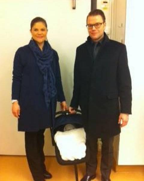 NAVNGIS I DAG: Kronprinsesse Victoria og prins Daniels datter f�r i dag sitt navn. Foto: Scanpix