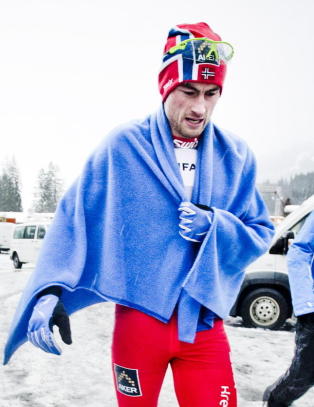 Northug måtte reise hjem med magetrøbbel