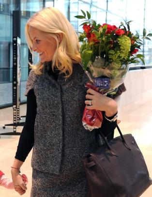 Hvor dyre vesker skal Mette-Marit f� lov � ha?