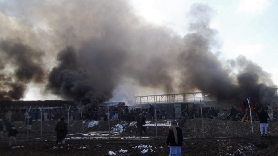 BLE ANGREPET: Den norske milit�rbasen i afghanske Meymaneh ble i dag angrepet av illsinte oppr�rere. Foto: REUTERS