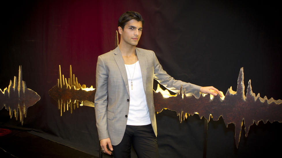 BLE MOBBET:  Melodi Grand Prix-vinner Tooji Keshtkar forteller om de vanskelig skole�rene i morgensdagens sending av �Skavlan�.
Foto: ROGER VIKSTR�M / Dagbladet