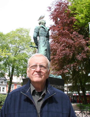 Egil Kapstad innvier den nye storstua i Kristiansand