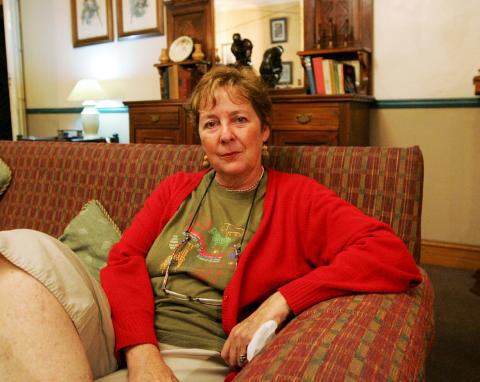 VENNINNE: Ingrid James forteller at den drepte 78-åringen ofte snakket om Norge, og at hun ønsket å flytte tilbake, etter 40 år i Afrika. Foto: TOBY SELANDER / DAGBLADET VENNINNE: Ingrid James forteller at den drepte 78-åringen ofte snakket om Norge, og at hun ønsket å flytte tilbake, etter 40 år i Afrika. Foto: TOBY SELANDER / DAGBLADET