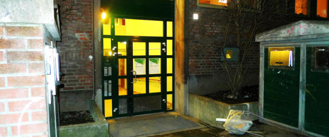 - Ranet med hammer, kniv og pistol i sitt eget hjem