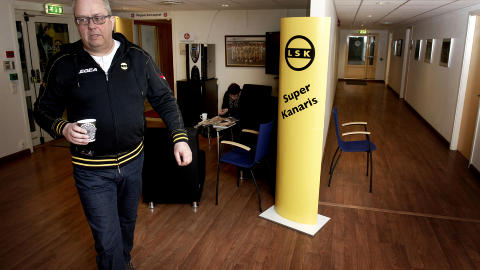 TRUET: En av de som har f�lt truslene p� kroppen, er arrangementsansvarlig og sikkerhetsansvarlig i Lillestr�m Sportsklubb (LSK), Kjell Hulby. Foto: �ISTEIN NORUM MONSEN/DAGBLADET