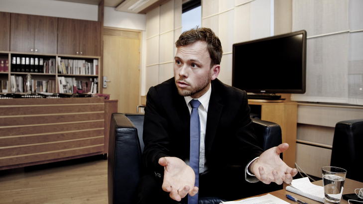 F�R E-POST-HJELP: Statsr�d Audun Lysbakken f�r n� eksperthjelp for � finne fram alle e-postene i departementet i tilknytning til selvforsvarspengene. Foto: Erling H�geland