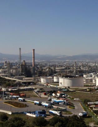 Iran nekter å levere olje til Hellas