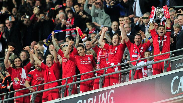 SLUTT P VENTETIDA: Etter  ha gtt seks r uten nye tilfrsler av pokaler, gjorde Liverpool slutt p ventetida ved  vinne ligacupfinalen mot Cardiff. Foto: SCANPIX/AFP PHOTO/GLYN KIRK