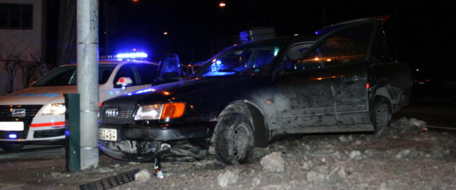 Kolliderte med politiet i stjålet bil i Oslo