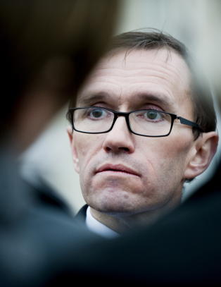 Barth Eide vil ikke drive diktatur-PR
