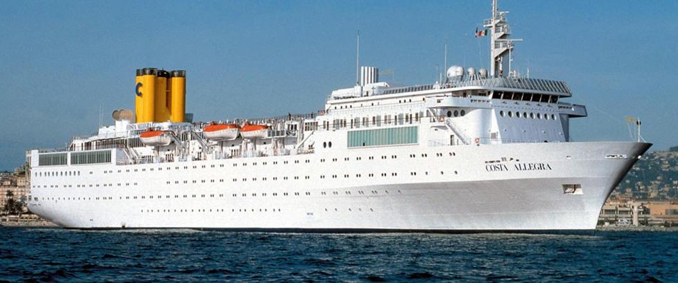 Cruiseskipet Costa Allegra driver uten styring etter brann