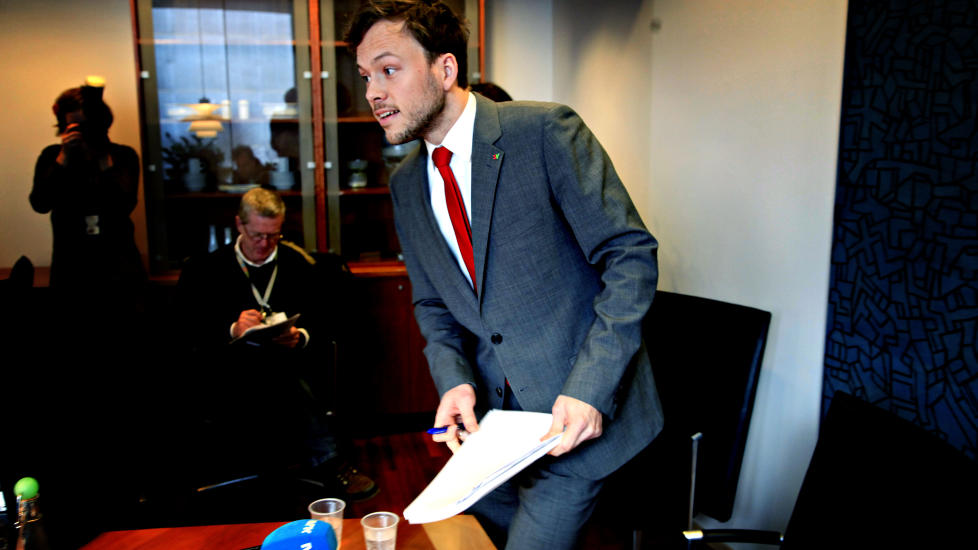 MER �PENHET: Audun Lysbakken la i dag fram en full oversikt over tilskuddsordningene hans departement administrerer, etter br�ket etter tilskuddet til Jenteforsvaret. Foto: Jacques Hvistendahl