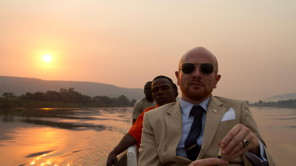 HYBRID: Mads Br�gger kj�per seg en afrikansk diplomattittel i den danske dokumentarfilmen �Ambassad�ren�.
