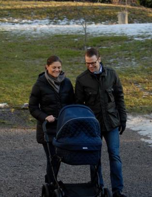 Her er lille Estelle på sin første trilletur