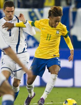Selvmål i sluttsekundene sikret Brasil-seier mot Bosnia