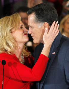 Hårfin seier til Romney i natt