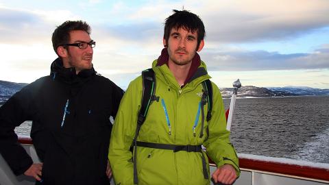 VINTERTURISTER: En dr�mmetur � oppleve Norge om vinteren, sier Sigi og Kevin fra Belgia. De to har  tatt hurtigruten nordover fra Bergen til Kirkenes for � v�re med p� sn�scootersafari, reinkj�ring og overnatte p� ishotell. Foto: KIRSTEN M. BUZZI
