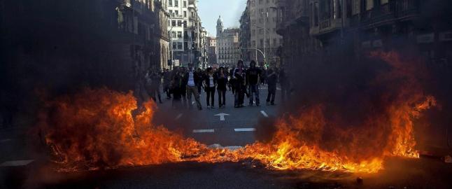 Norske studenter havnet midt i voldsom demonstrasjon i Barcelona