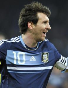 Messi senket Sveits p� egen h�nd
