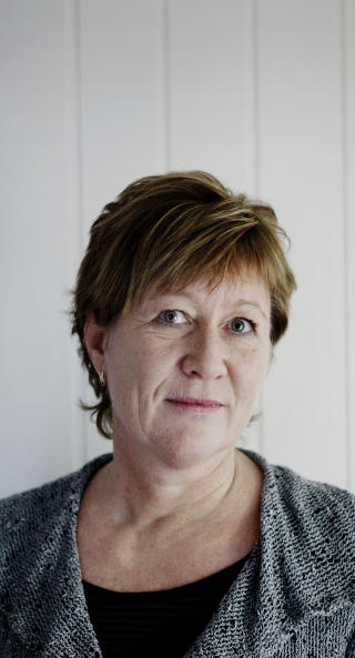 Nærvær: Unni Espeland Marcussen kjenner et nærvær i Andrines parfymelukt (under). Nærvær: Unni Espeland Marcussen kjenner et nærvær i Andrines parfymelukt (under).