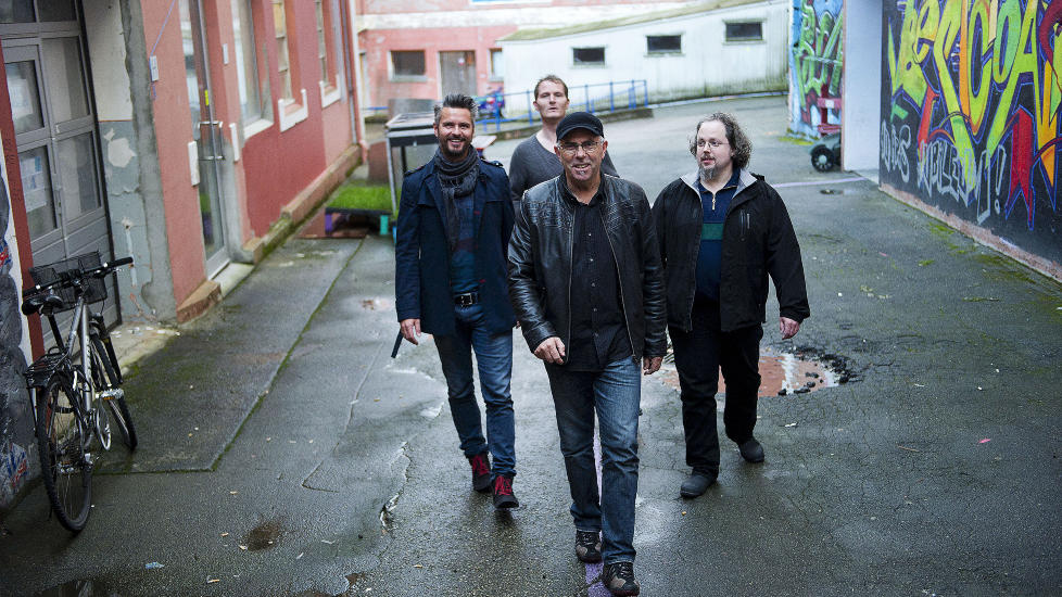 STERK DEBUT: Kjell Reianes (foran) med band. Kjenner du igjen minst ett av bandmedlemmene? Foto: Knut S. Vindfallet