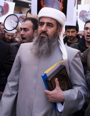Krekar roste drapet på Theo van Gogh og fordømte koranbrenning