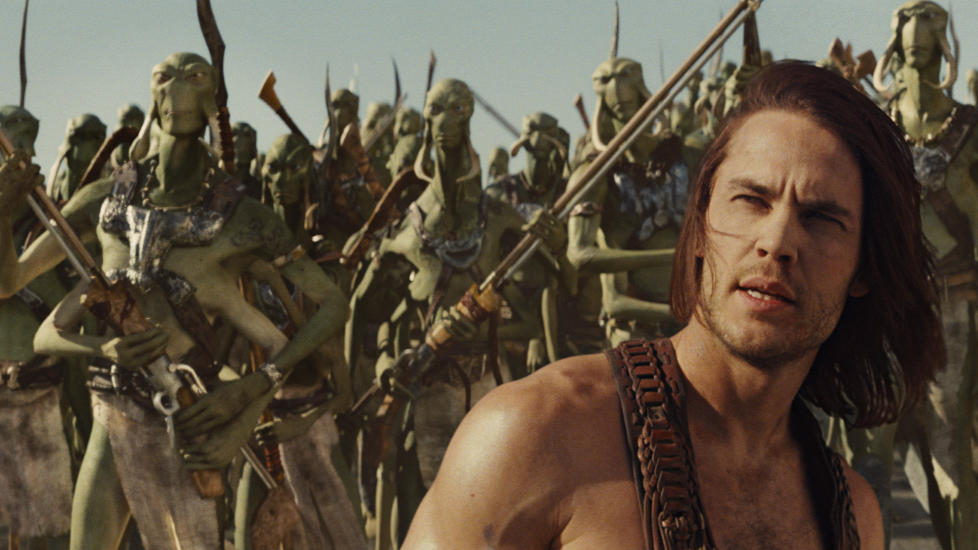 TARZAN P� MARS: Taylor Kitsch blir venn med de gr�nne marsboerne i �John Carter�.