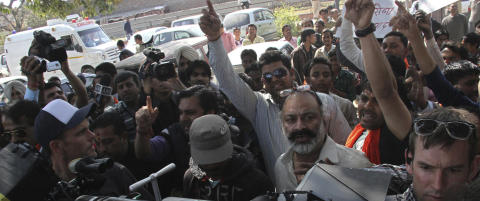 S� sinte blir inderne for innspilling av bin Laden-film i sitt nabolag