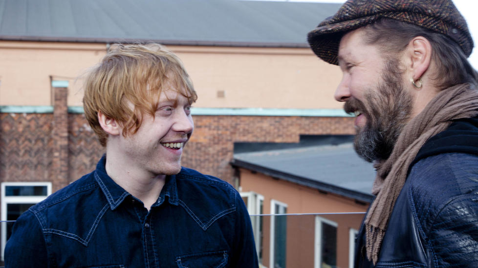 KOLLEGER: Skuespillerne Rupert Grint og Stig Henrik Hoff er begge fra fredag � se p� det store lerretet i andre verdenskrigfilmen �Into the white�. De to ble gode venner under innspillingsperioden. Foto: Sveinung Ystad / Dagbladet