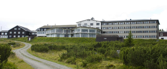 Rumener (23) siktet for d�dsvold etter knivdrama