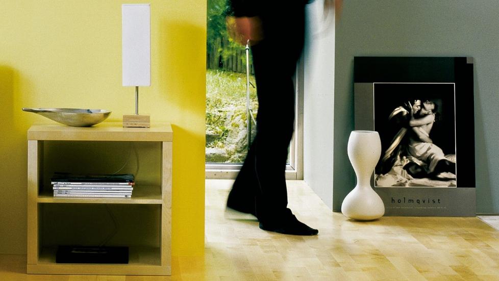 L�S PROBLEMET: Det kan v�re irriterende med gulv som knirker. Men det finnes l�sninger p� problemet! FOTO: Ifi