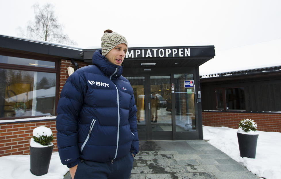 I UVISSE: Alexander Dale Oen har slitt med smerter i skulderen og overarmen i to m�neder og f�r nesten ikke trent. N� begynner han � f� d�rlig tid f�r OL i London.Foto: Vegard Gr�tt / Scanpix
