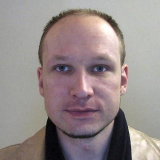 TILTALT: Politiet har frigitt dette bildet av Anders Behring Breivik, mannen som har innrømmet å ha drept 77 personer i terrorangrepene i Regjeringskvartalet og Utøya 22. juli. Foto: Politiet TILTALT: Politiet har frigitt dette bildet av Anders Behring Breivik, mannen som har innrømmet å ha drept 77 personer i terrorangrepene i Regjeringskvartalet og Utøya 22. juli. Foto: Politiet