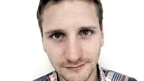 EKSPERTEN: Brede Lie Reime er journalist, og bilentusiast p� sin hals. Han kan alt du trenger � vite om sportsbiler og deres historie - og litt til.... Foto: Andreas Handeland