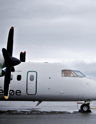 Widerøe-fly nødlandet på Flesland