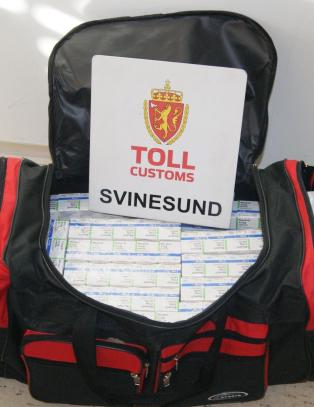 Mann tatt med 20&nbsp;000 piller i baggen